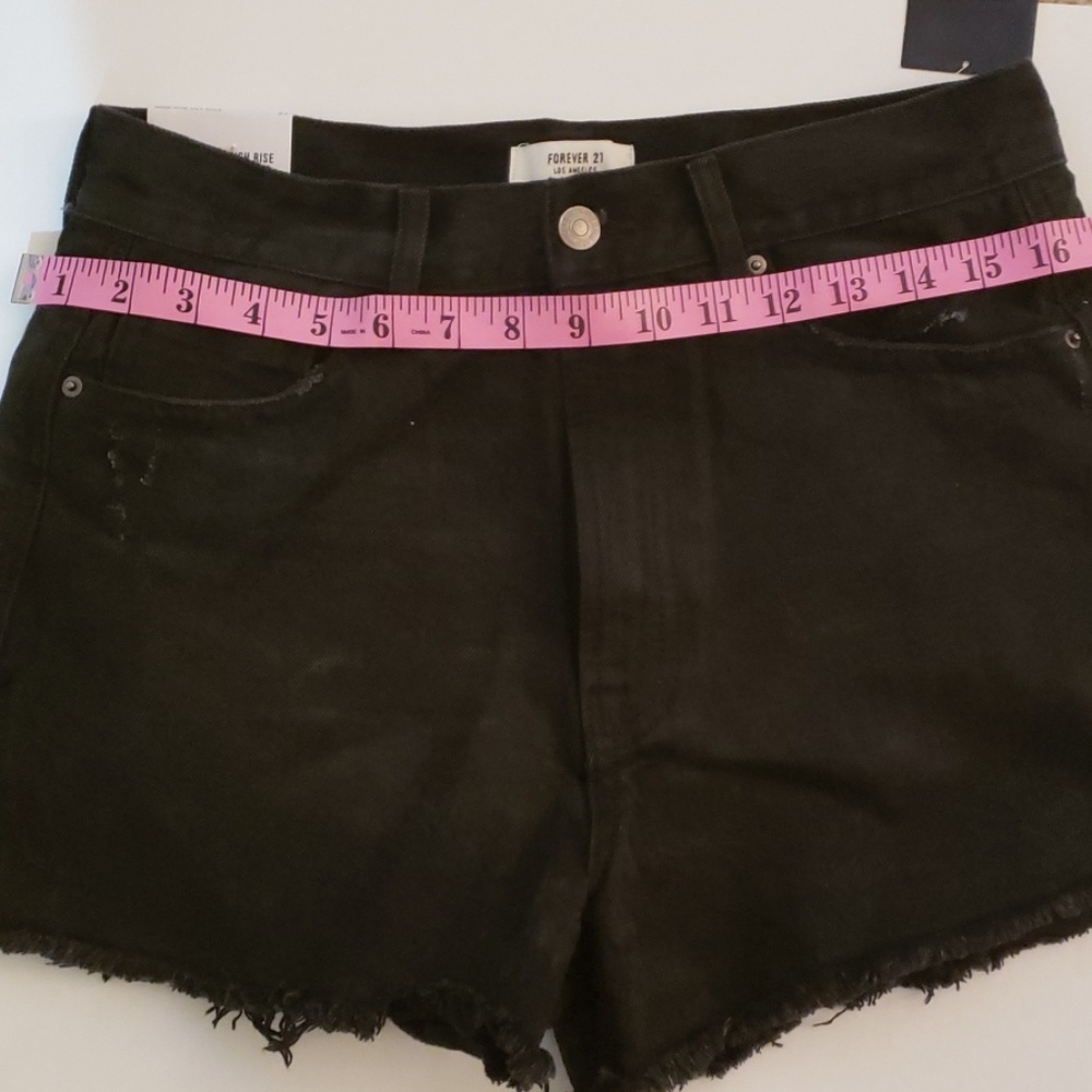 Shorts - Picture 6 of 8